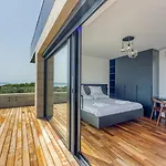 Unua - Sea View *