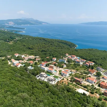 Unua - Sea View *