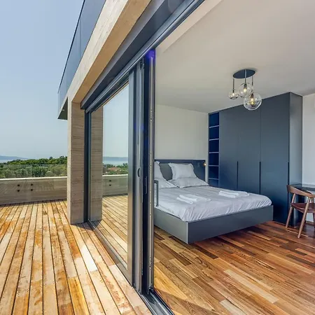 Unua - Sea View *